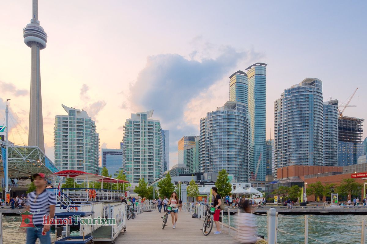 Cảng Queen’s Quay Harbourfront - Toronto - Canada
