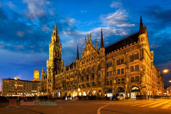 Quảng trường trung tâm Marienplatz - Munich - Đức
